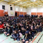 Jovens e adultos crismandos reunidos no 3º encontro de preparação