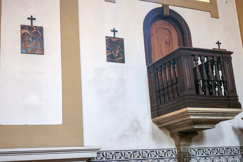 Via-Sacra no interior da Igreja Matriz da Lousã